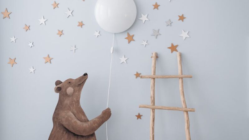 Cómo decorar una pared con papel pintado