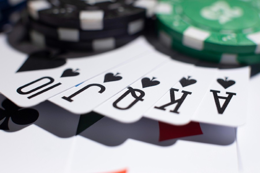 Cómo se Juega al Poker Omaha