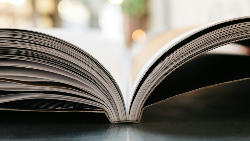 Sagas de novela negra en español para leer en orden: guía actualizada con series completas e incompletas